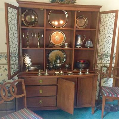 Matching China Hutch, includes inside drawers, lots of storage.