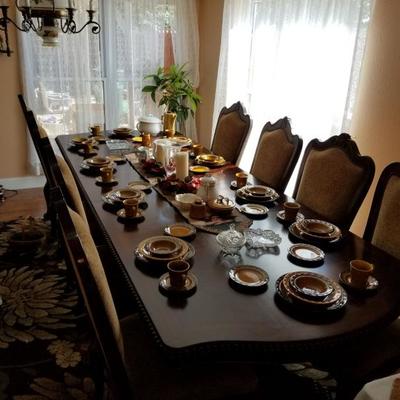 Universal Furniture Villa Cortina Dining Table and 10 Chairs (less than 2 years old)