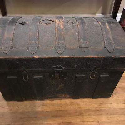 Large Civil War era trunk