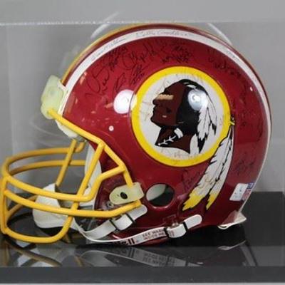 11â€³ x 14.75â€³ | Washington Redskins | 1991 | Superbowl | Autographed | Helmet
This is a team autographed full sized Riddell Redskins...