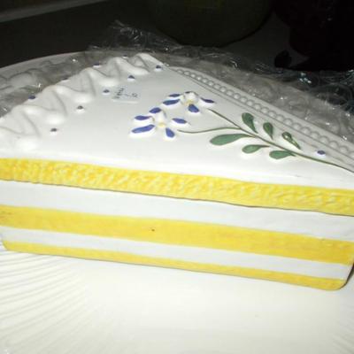 Finding a treasures at this sale is a piece of cake.
"Come find your treasure."