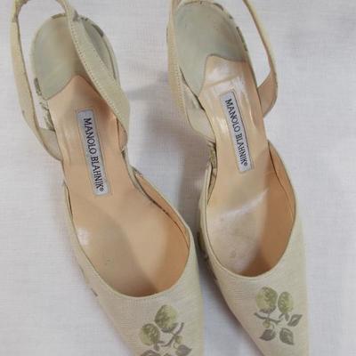 Manola Blanik size 8 linen heels; as is need new tabs $50