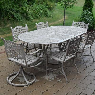 Outdoor Table & 6 Chairs