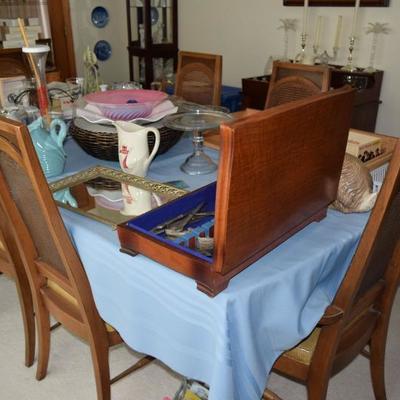 Dining Table w 6 Chairs