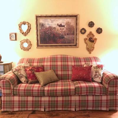 Broyhill sofa measures 91