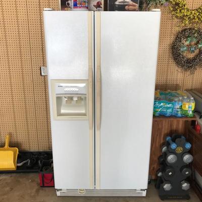 Kenmore refrigerator measures 36
