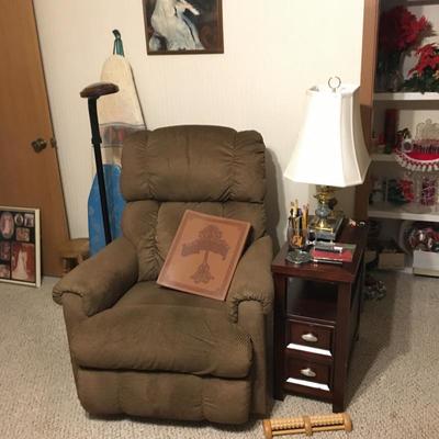 Lazyboy recliner (2 available)