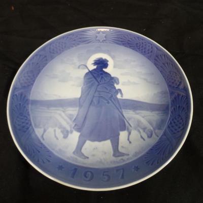 â€˜Pineclaireâ€™ Online Estate Sale Auction is currently open for bidding! All bids start at $1 with no reserves. To VIEW more photos and...