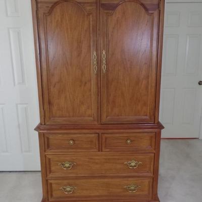 â€˜Pineclaireâ€™ Online Estate Sale Auction is currently open for bidding! All bids start at $1 with no reserves. To VIEW more photos and...