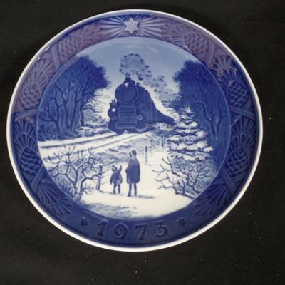 â€˜Pineclaireâ€™ Online Estate Sale Auction is currently open for bidding! All bids start at $1 with no reserves. To VIEW more photos and...