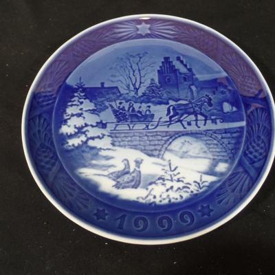â€˜Pineclaireâ€™ Online Estate Sale Auction is currently open for bidding! All bids start at $1 with no reserves. To VIEW more photos and...