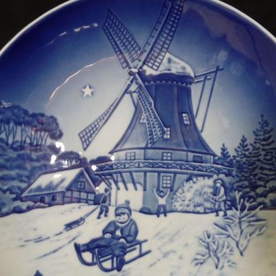 â€˜Pineclaireâ€™ Online Estate Sale Auction is currently open for bidding! All bids start at $1 with no reserves. To VIEW more photos and...