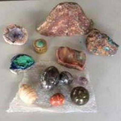 SDD050 Another Great Rocks & Geodes Selection