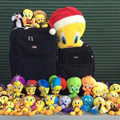 SDD072 More Luggage & Collectible Tweety Bird Toys