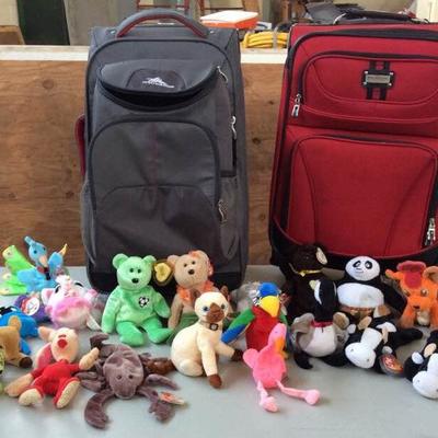 SDD071 Luggage with Collectible Plush Toys
