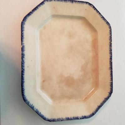 English 1820s Leeds Porcelain Blue & White Feather Edge Platter 