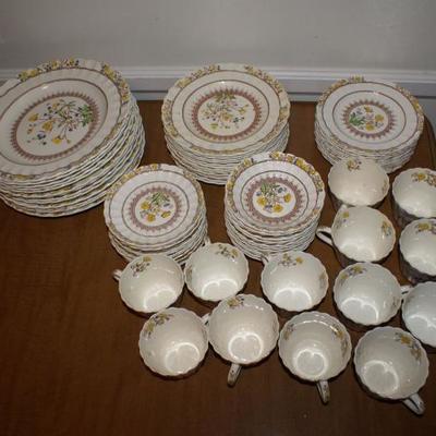 Spode English Buttercup Dinnerware Service for 12  6 Piece Place Setting 