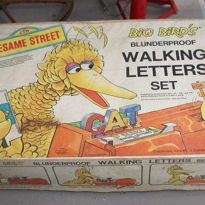 SESAME STREET BIG BIRD's Walking Letter Set in Great Condition and complete
