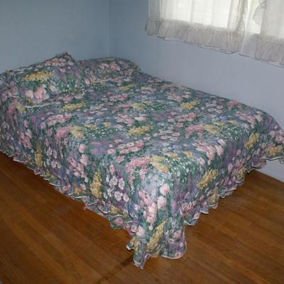 2 Full Size Beds & Bedding 