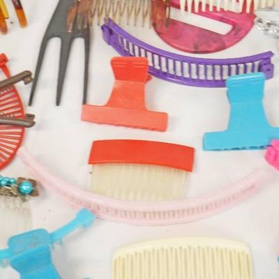 Lot of Assorted Hair Clips - Comes with Nice Wicke1