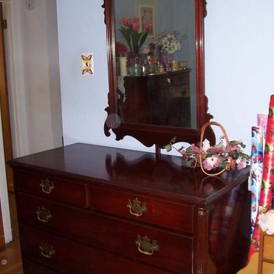 Dresser with mirror/matching chest of drawers