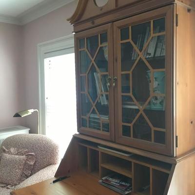Pine Secretary 