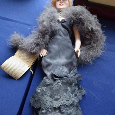 Mae West Elfanbee Doll