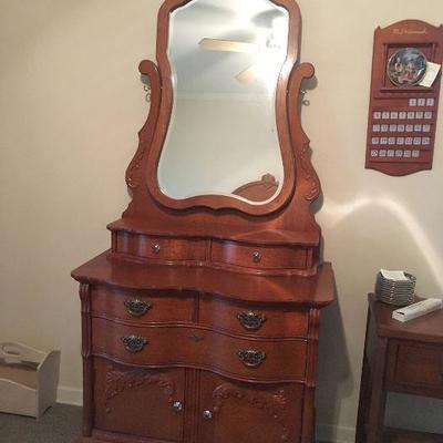Lexington Victoria Sampler Collection 
Victorian Mansion Beveled Mirror & Dresser