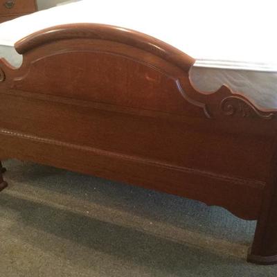 Lexington Victoria Sampler Collection 
Victorian Mansion Queen Bed