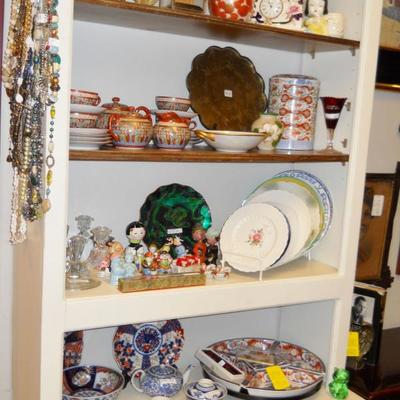 Imari, Oriental items, Salt & Peppers, etc.