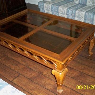Wood and glass Coffee table
