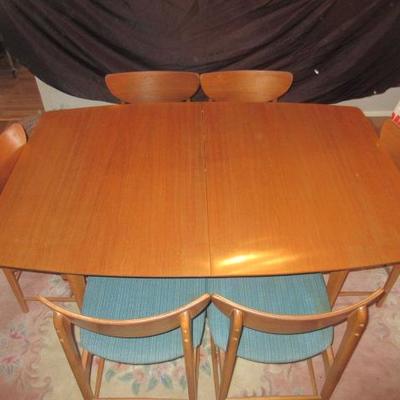 Mid Century Modern Dining Table with Chairs