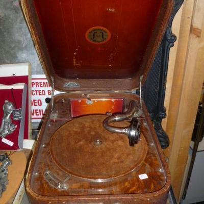 Antique working record player.