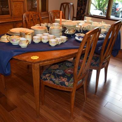 John M. Smyth Dining Table & Chairs