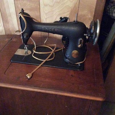 ONE OF 4 SEWING MACHINES