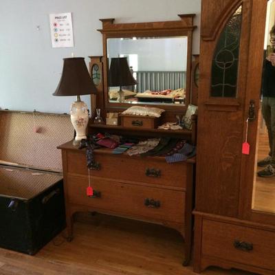 Arts and crafts oak chest of drawers with vanity mirror circa 1915.