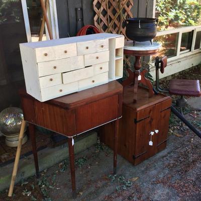 Miscellaneous furniture items.