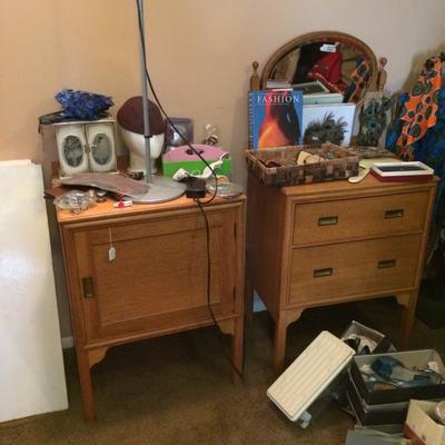 Pair of vintage Oak end tables/cupboards 
