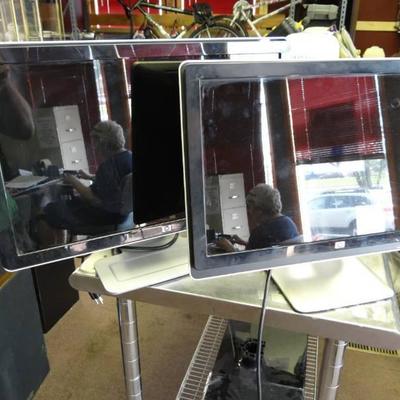Lot of 4 Monitors Vizio Razor LED, 2 HP's and Acer