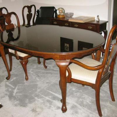 Quality glass top dining room table, leaves and 6 chairs                                                    
                 BUY IT NOW...