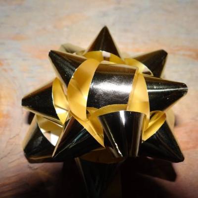 (2) Cases Of Gold 2.5 Inch Star Bows