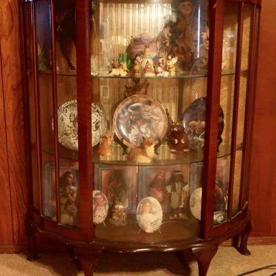 Beautiful Curio Cabinet (1 of 3 in this Sale)