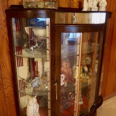 Side View of Details of Curio Cabinet (#2)