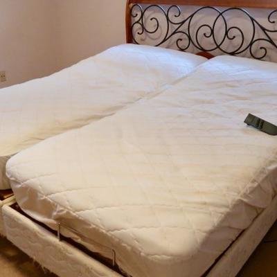 Double Twin Beds w/Remote Control Movement - King Headboard