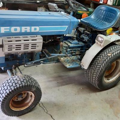 Running Ford Tractor - Perfect Size