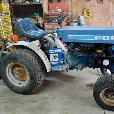 See PURCHASE INSTRUCTIONS in description:  Ford Tractor & Rotary Mower
