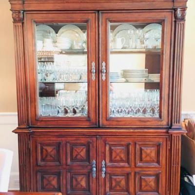 1 of 3 piece Dining set
China cabinet with slide glass doors.
Glass door slide away from reach other to open with ease.