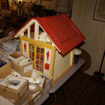 1960's  Plastic Doll House 