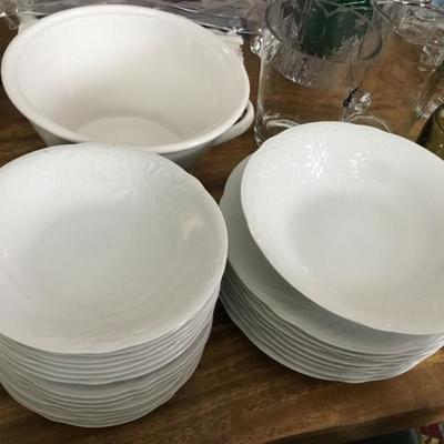 Mikasa/Savoir Vivre Festive Bouquet Bowls and Plates