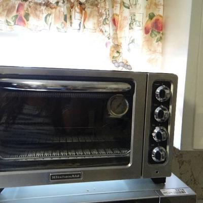 Kitchen aid toaster oven.